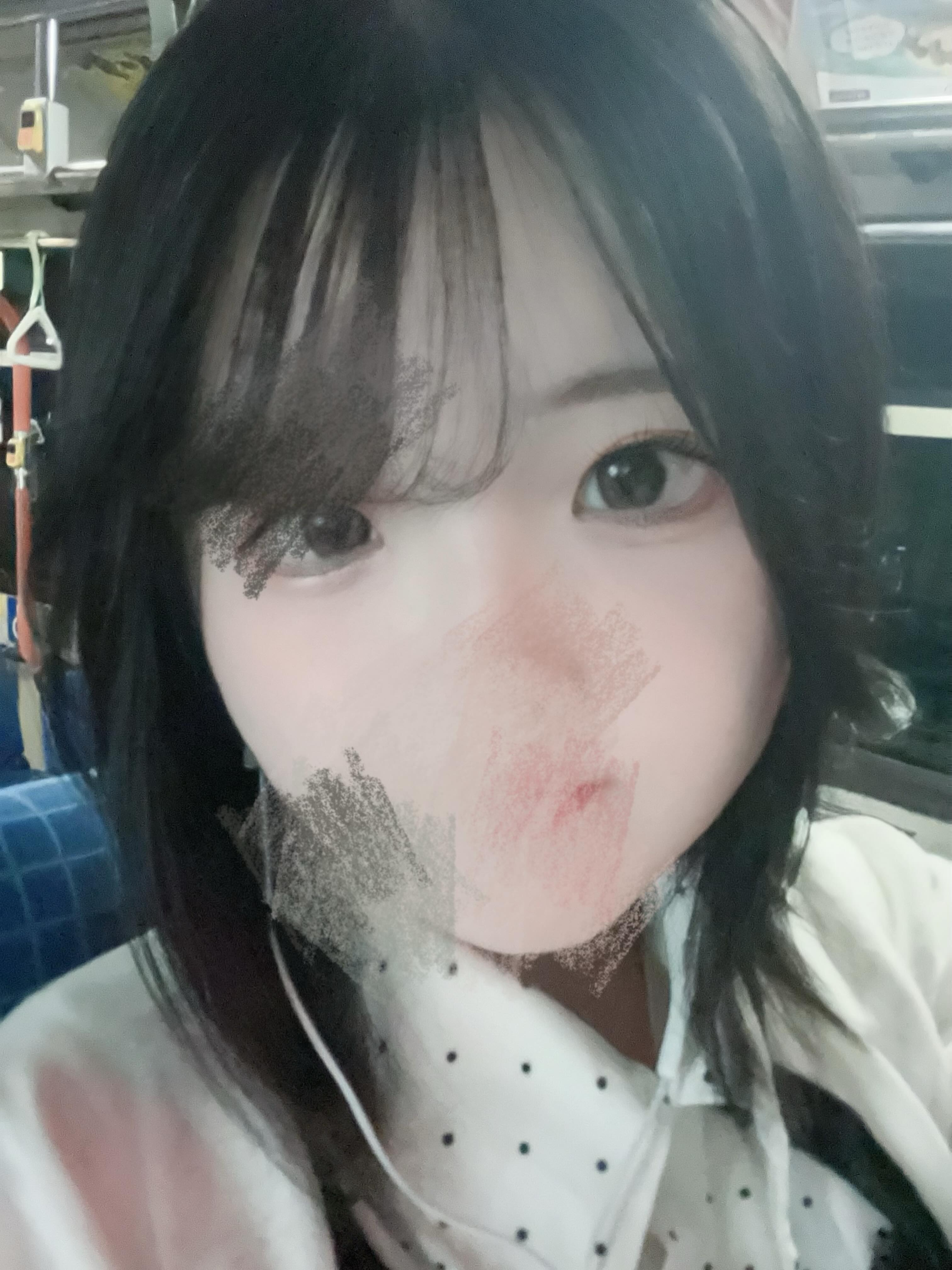 遥です!髪伸びてきてアレンジ悩み中・・・🥲