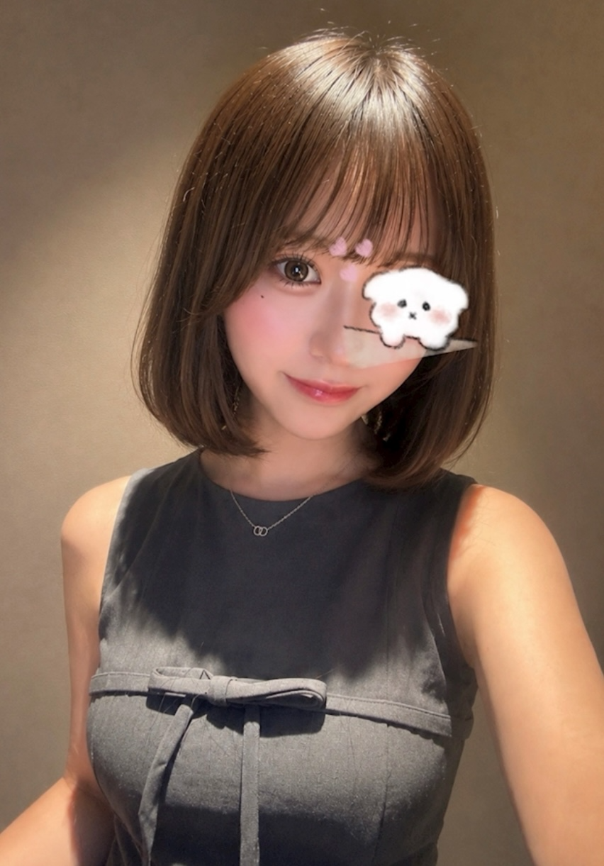 乃亜(22)